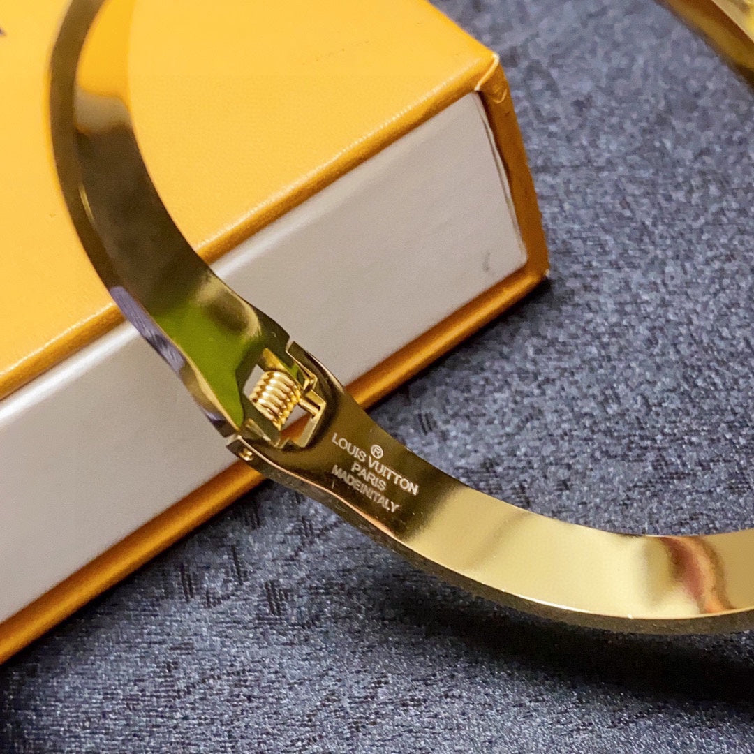 18K Louis Vuitton Gold Bracelet
