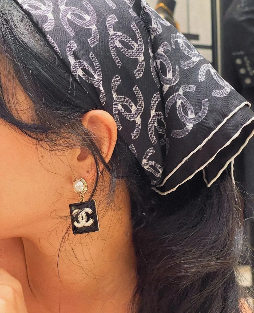 18K  Chanel Square Pearl Pendant Earrings